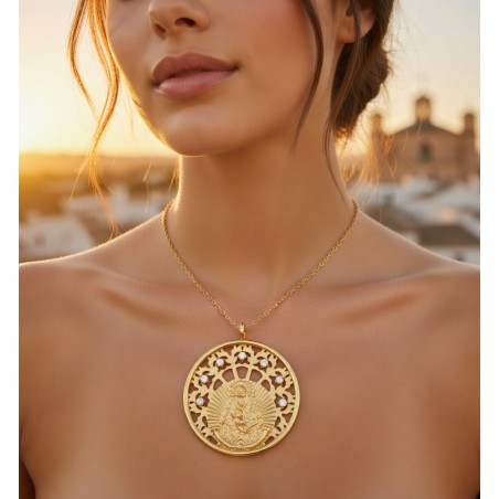 Gargantilla Virgen del Rocío en Plata de Ley 925 Chapada en Oro con Circonitas – Medalla 30 mm